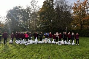 Harrysmuir award Harrysmuir pupils and volunteers after litter pick